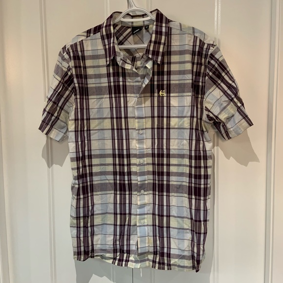 Etnies Button Up T-shirt - Picture 1 of 5